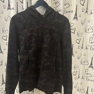 Lululemon Loungeful Hoodie size 10 Camo EUC
